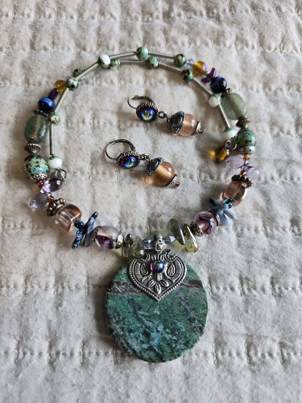 Bohemian Green Stone Pendant Necklace with Multicolor Beads